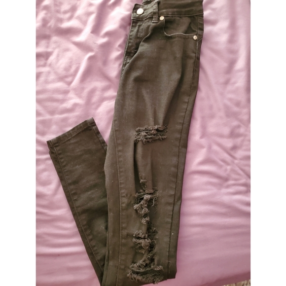 Distressed Black jeans - Picture 8 of 8